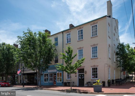 Exterior, Facade, Georgian
