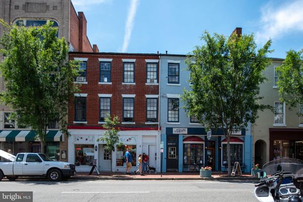 Exterior, Facade, Brick Facade, Rowhouse