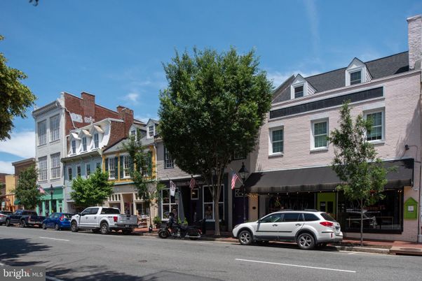 Exterior, Facade, Queen Anne Victorian