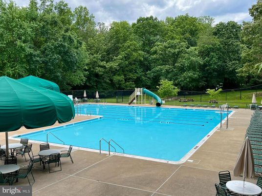 Exterior, Playground, Pool
