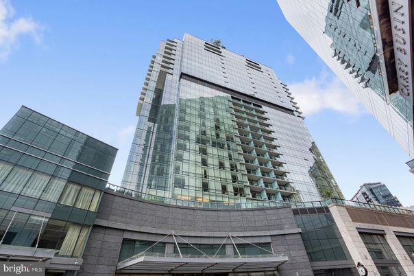 Exterior, Facade, Highrise