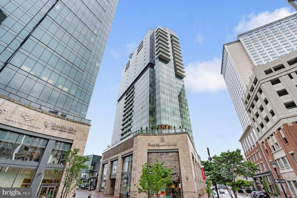 Exterior, Facade, Highrise