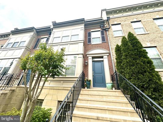 Exterior, Facade, Brick Facade, Rowhouse