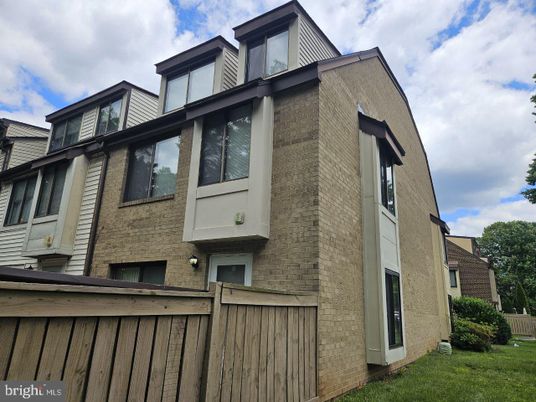 Exterior, Facade, Brick Facade, Rowhouse