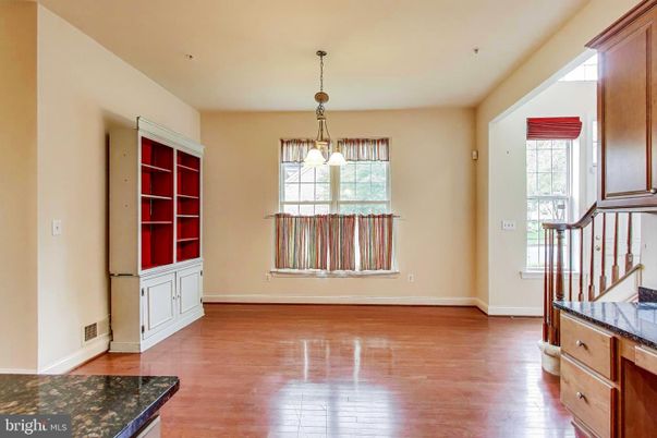 Empty room, Interior, Pendant Lights, Wood Texture Flooring