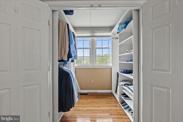 Interior, Walk-in Closets, Wood Texture Flooring