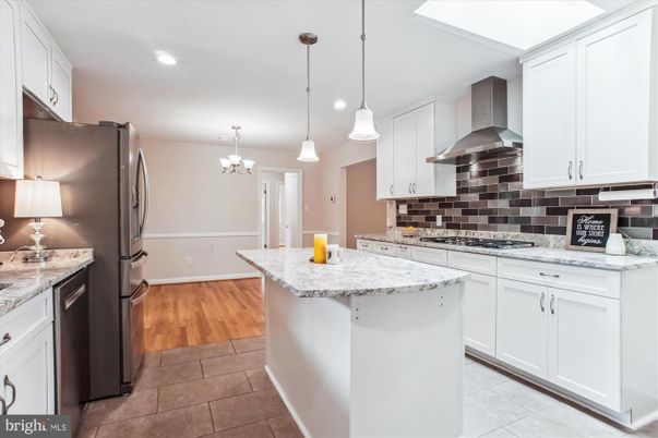 Chandelier, Interior, Kitchen, Pendant Lights, Recessed Lighting, Stainless Steel Appliances, Wood Texture Flooring