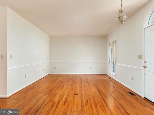 Empty room, Interior, Pendant Lights, Wood Texture Flooring
