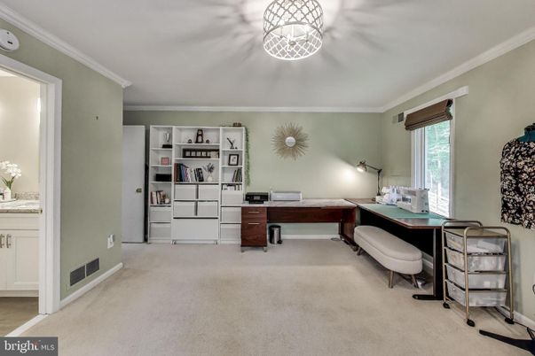 Home Office, Interior