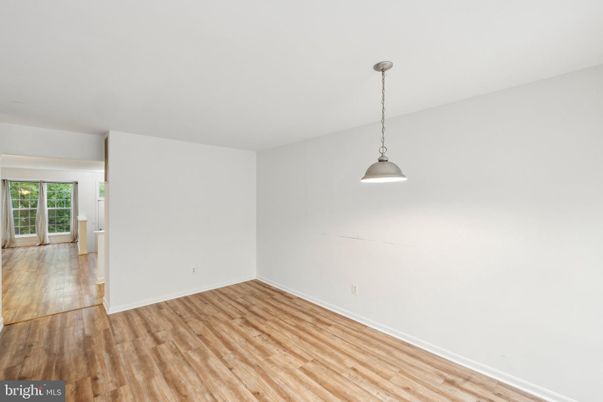 Empty room, Interior, Pendant Lights, Wood Texture Flooring