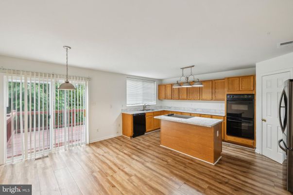 Interior, Kitchen, Pendant Lights, Wood Texture Flooring
