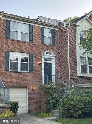 Attached, Exterior, Facade, Brick Facade, Rowhouse