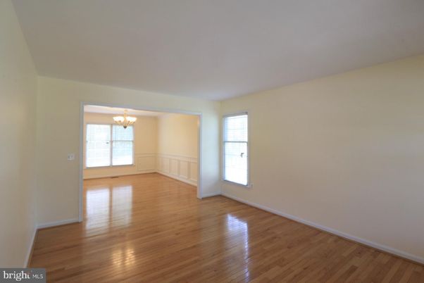 Chandelier, Empty room, Interior, Wood Texture Flooring