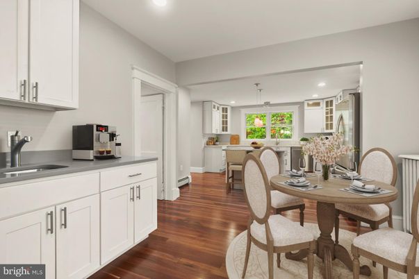 Dining room, Interior, Kitchen, Pendant Lights, Recessed Lighting, Wood Texture Flooring