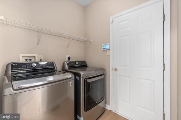 Interior, Washer, Wood Texture Flooring