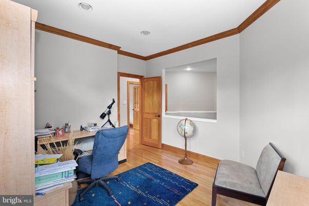 Home Office, Interior, Recessed Lighting, Wood Texture Flooring