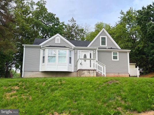 Backyard, Exterior, Facade, Farmhouse