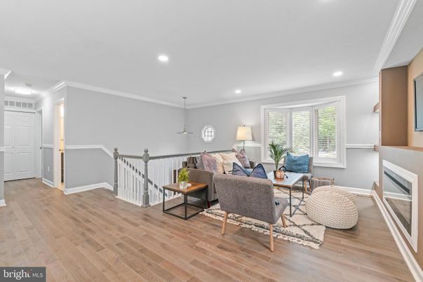 Fireplace, Interior, Living room, Pendant Lights, Recessed Lighting, Wood Texture Flooring