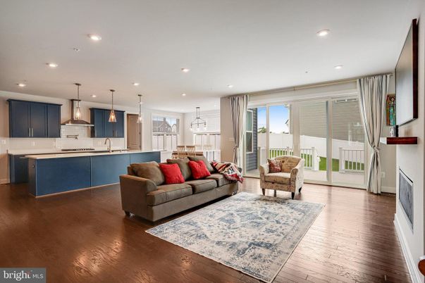 Interior, Kitchen, Living room, Pendant Lights, Recessed Lighting, Wood Texture Flooring