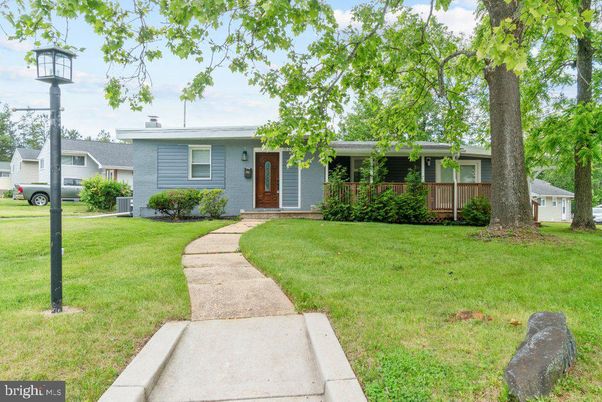 Backyard, Exterior, Facade, Ranch