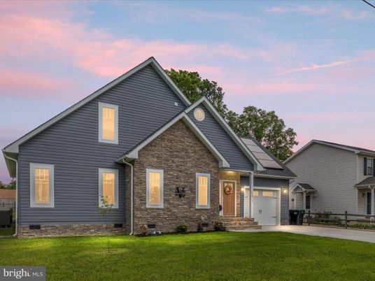 Attached, Exterior, Facade, Brick Facade, American Craftsman