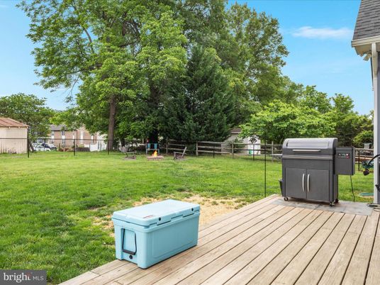 Backyard, Exterior, Hot Tub