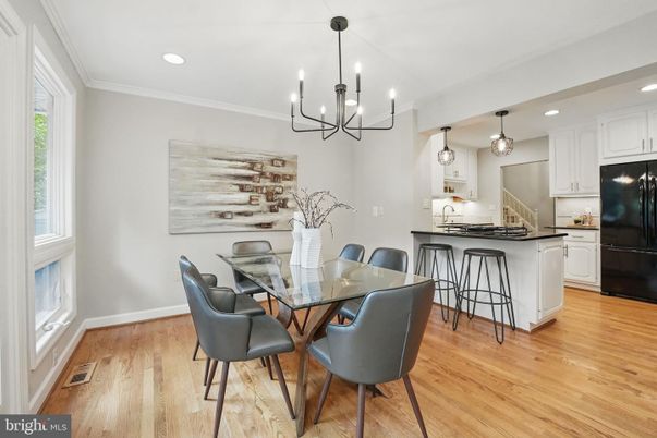 Chandelier, Dining room, Interior, Kitchen, Pendant Lights, Recessed Lighting, Wood Texture Flooring