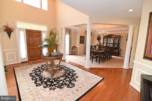 Chandelier, Dining room, Interior, Recessed Lighting, Wood Texture Flooring