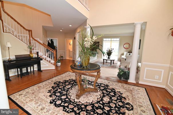 Interior, Piano, Recessed Lighting, Wood Texture Flooring