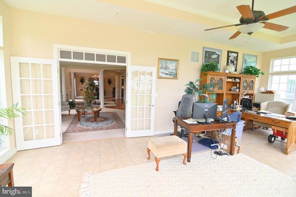 Home Office, Interior