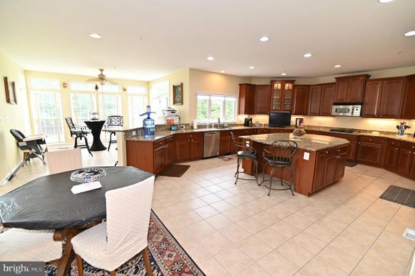 Dining room, Interior, Kitchen, Recessed Lighting, Stainless Steel Appliances