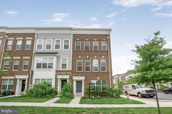 Exterior, Facade, Brick Facade, Rowhouse
