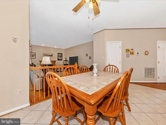 Dining room, Interior, Recessed Lighting
