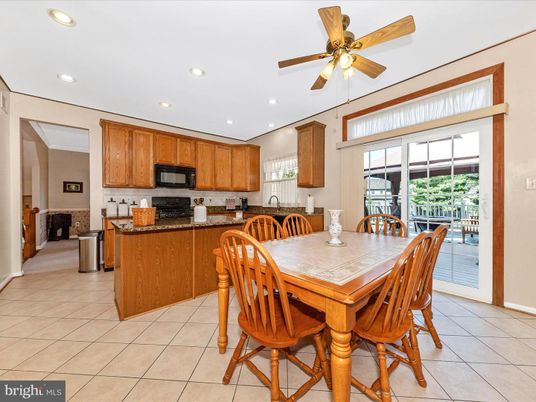 Dining room, Interior, Kitchen, Recessed Lighting