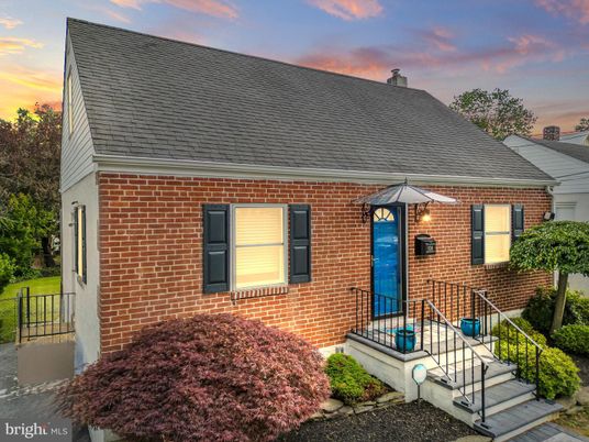 Exterior, Facade, Brick Facade, Cape Cod