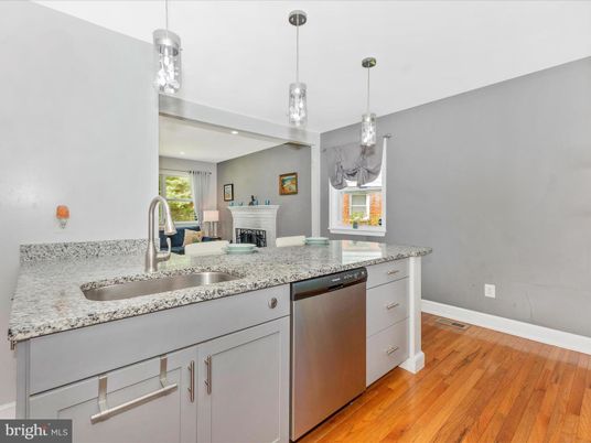 Fireplace, Interior, Kitchen, Pendant Lights, Recessed Lighting, Wood Texture Flooring