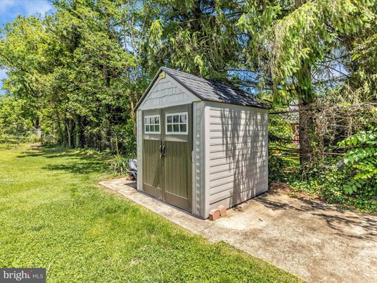 Backyard, Exterior, Hot Tub