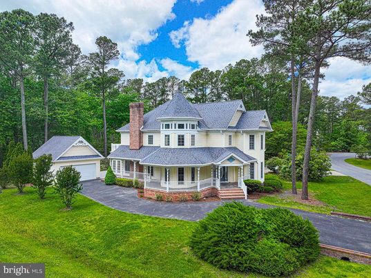 Backyard, Detached Garage, Exterior, Facade, Queen Anne Victorian