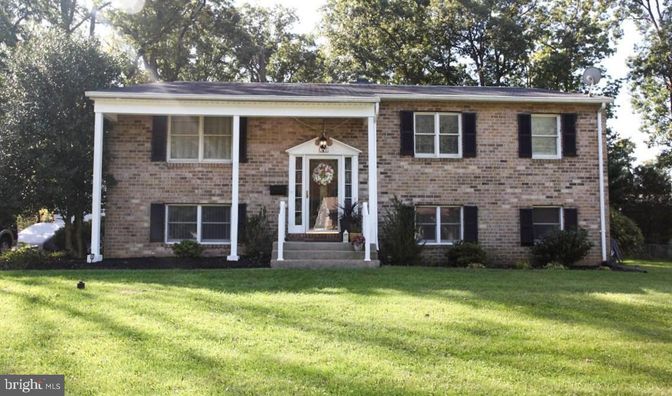 Exterior, Facade, Brick Facade, Georgian
