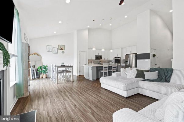 Dining room, Interior, Kitchen, Living room, Pendant Lights, Recessed Lighting, Stainless Steel Appliances, Wood Texture Flooring