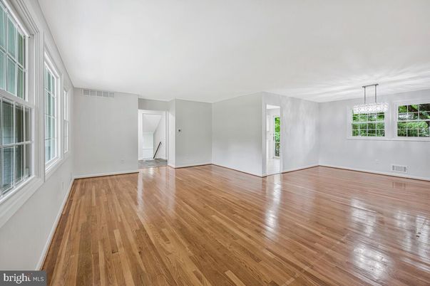 Chandelier, Empty room, Interior, Wood Texture Flooring
