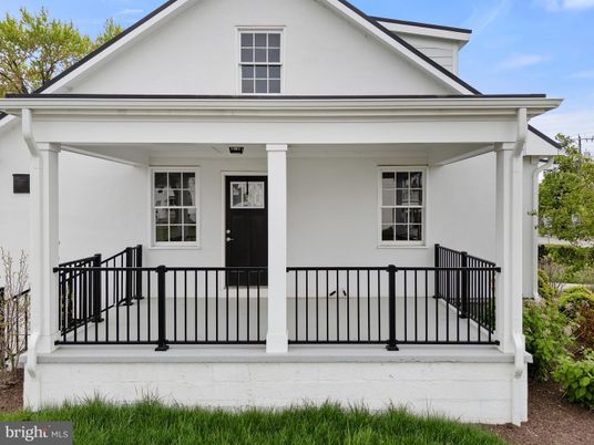 Exterior, Facade, American Craftsman
