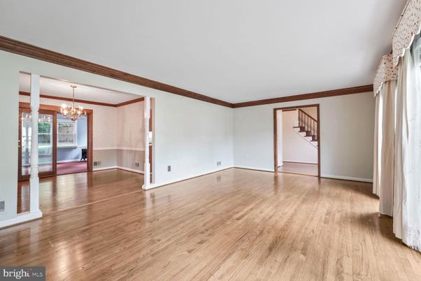 Chandelier, Empty room, Interior, Wood Texture Flooring