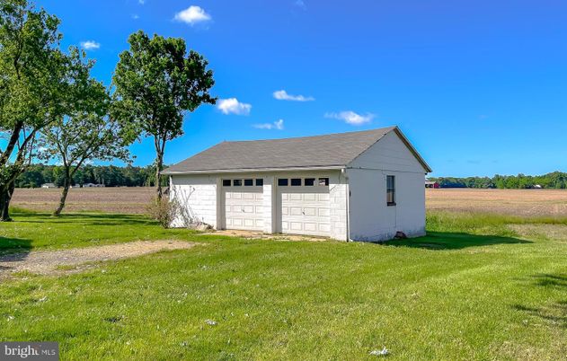 Backyard, Detached Garage, Exterior
