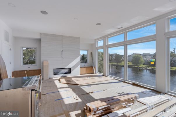 Fireplace, Interior, Recessed Lighting, Water