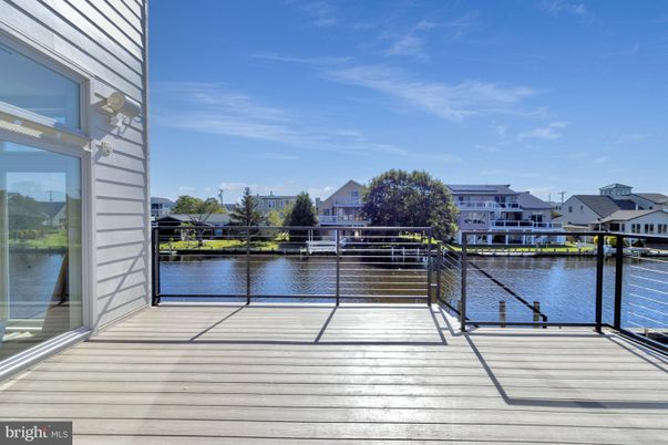 Exterior, Water