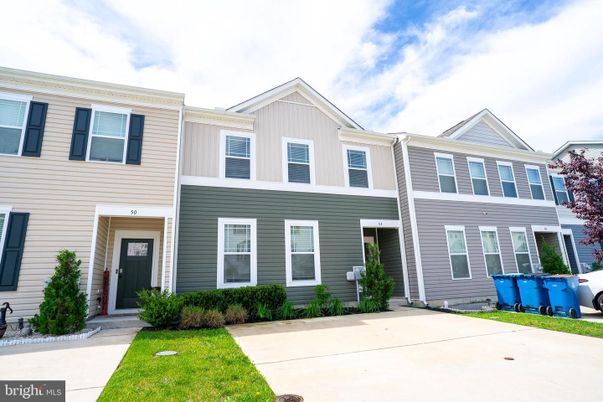 Exterior, Facade, Rowhouse