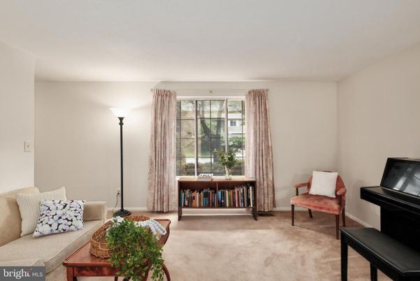 Interior, Living room, Piano