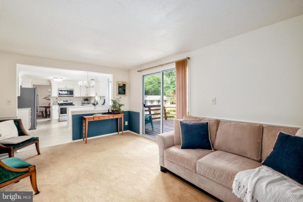 Interior, Kitchen, Living room, Stainless Steel Appliances