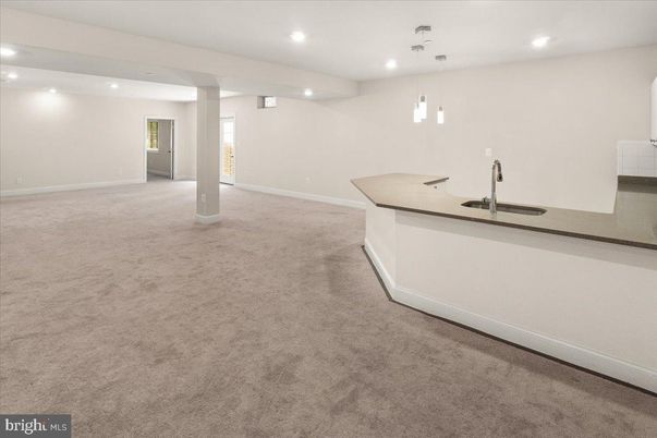 Empty room, Interior, Pendant Lights, Recessed Lighting
